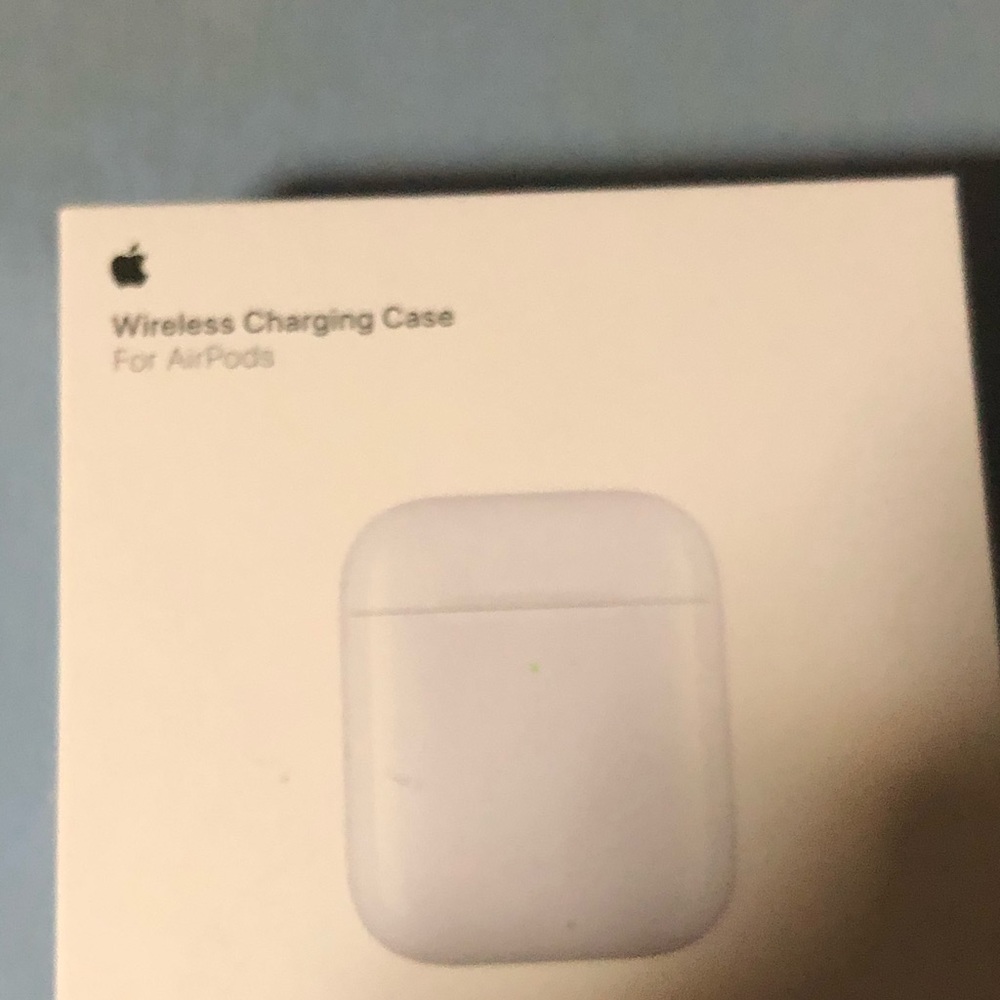 Brand new wireless charger for apple air pods